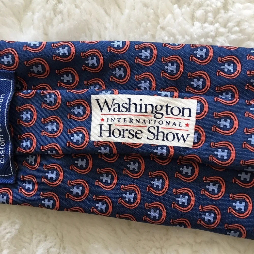 Vineyard Vines Custom Collection Tie Horseshoes